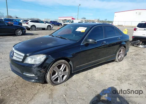 2008 Mercedes-Benz C 300 Luxury/Sport z USA, uszkodzony, nr VIN WDDGF54X48F083478